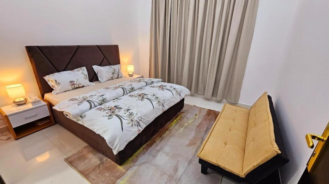 Elegant Villa Rooms In Dubai Near Airport Exterior photo