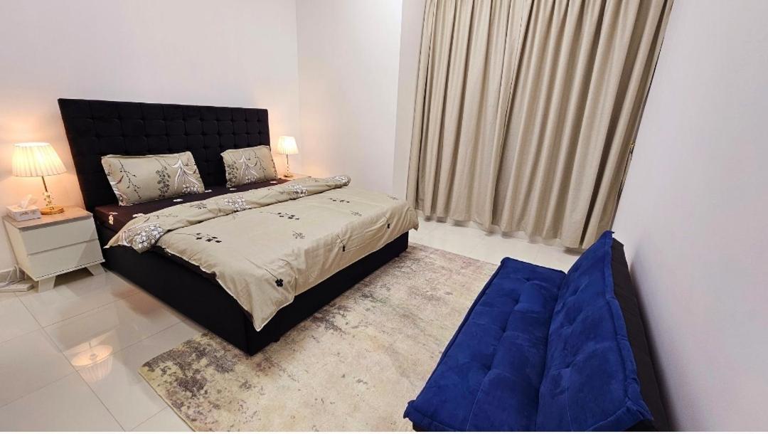 Elegant Villa Rooms In Dubai Near Airport Exterior photo